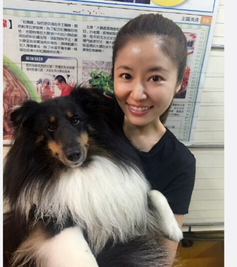 各明星與<a href=/zhonglei/gou/ target=_blank class=infotextkey>狗</a>狗的親密照 與狗狗嘟嘴甚是可愛