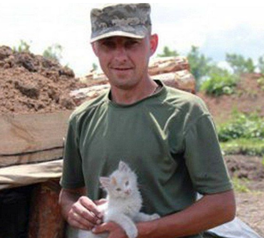 烏克蘭士兵分享了他們與萌寵動物在軍隊中的生活照