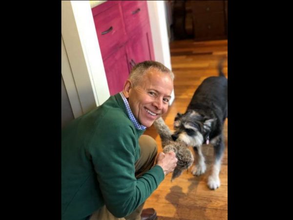 在停止呼吸前為愛犬找到新家 漸凍人無憾離開人世