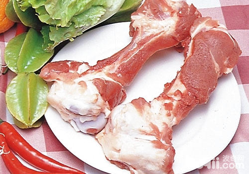 【美食攻略】自制貓咪的豬骨牛肉蔬菜飯