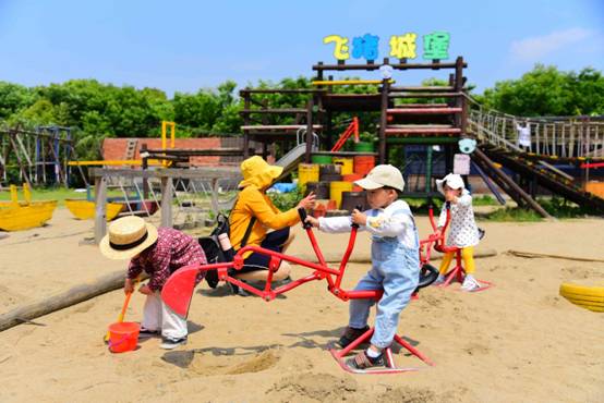 桐鄉豬舍里動物瑜伽，趣味休閑迎勞動節