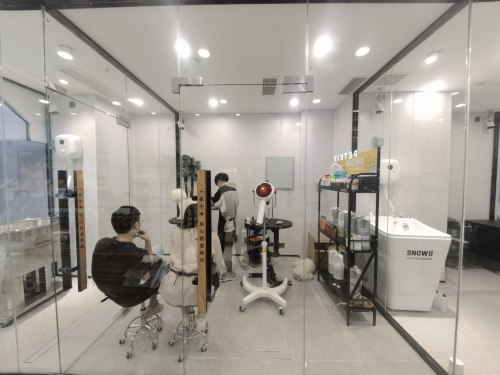 首家第五代小佩寵物旗艦店在成都營業了