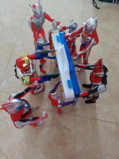哈哈我笑到隔壁院子的哈士奇要和我拜把子