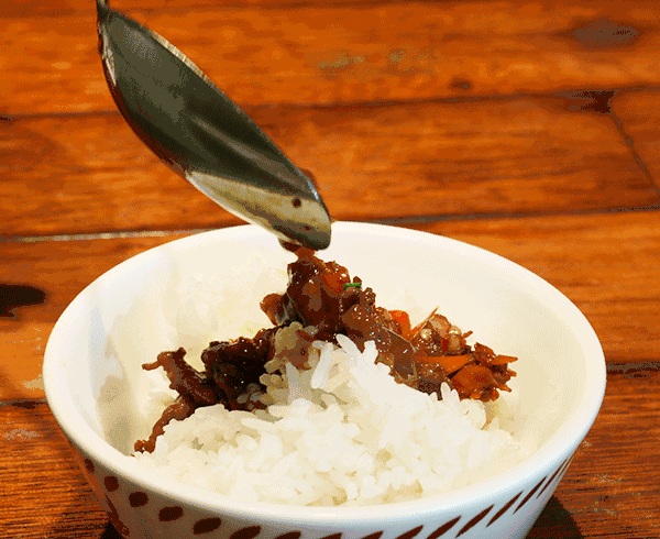 泰迪犬最“愛”吃這五種食物,給它滿滿一碗,都能吃完